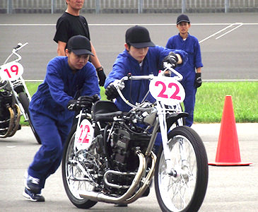 バイク押し掛け